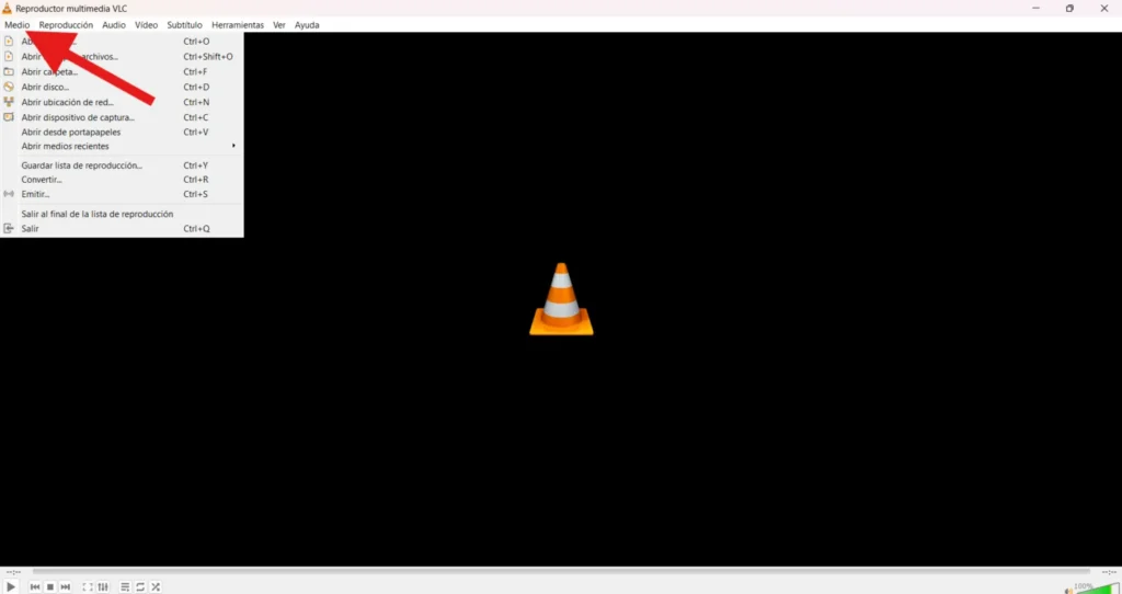 Menú desplegable en VLC mostrando opción de Medio